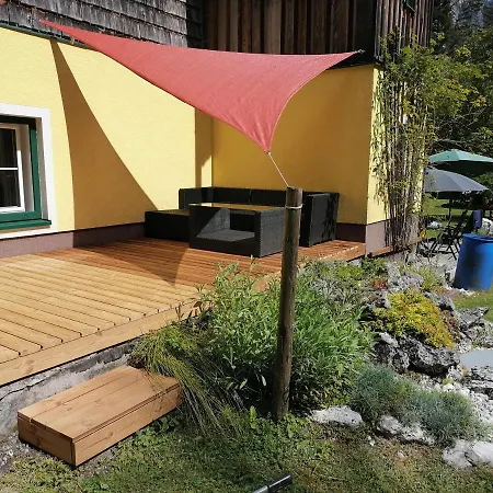 Haus Waldbach 度假居 *