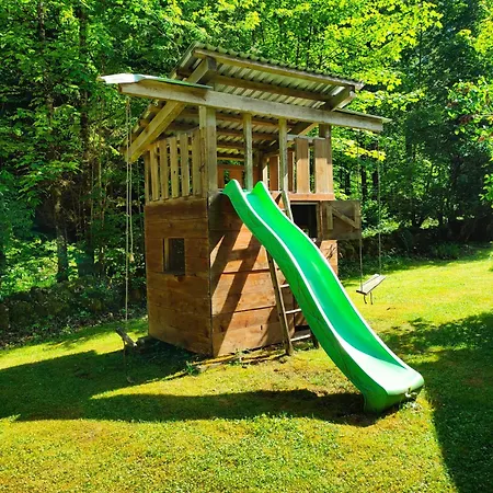 Haus Waldbach 度假居 *