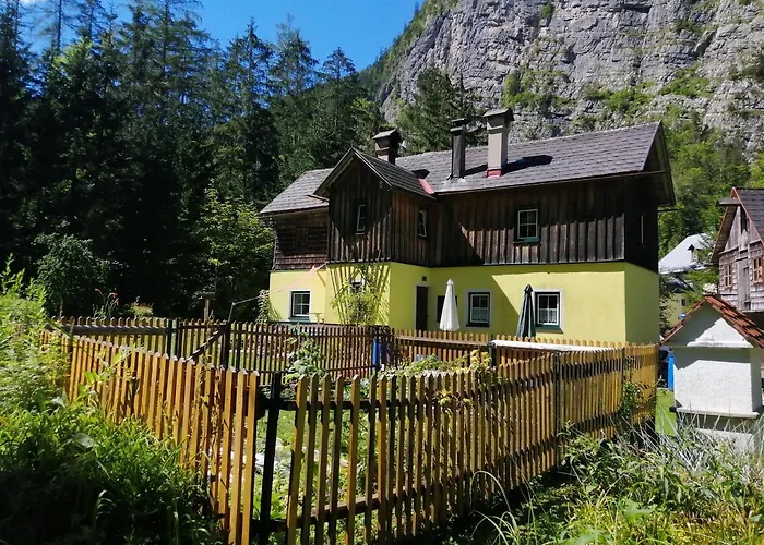 Haus Waldbach بيت للعطل *